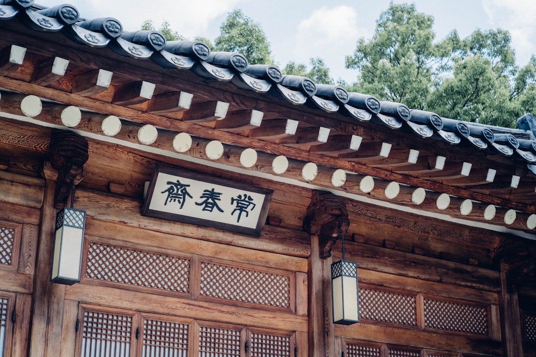 Identifying SEO Keywords: AI vs Traditional Methods